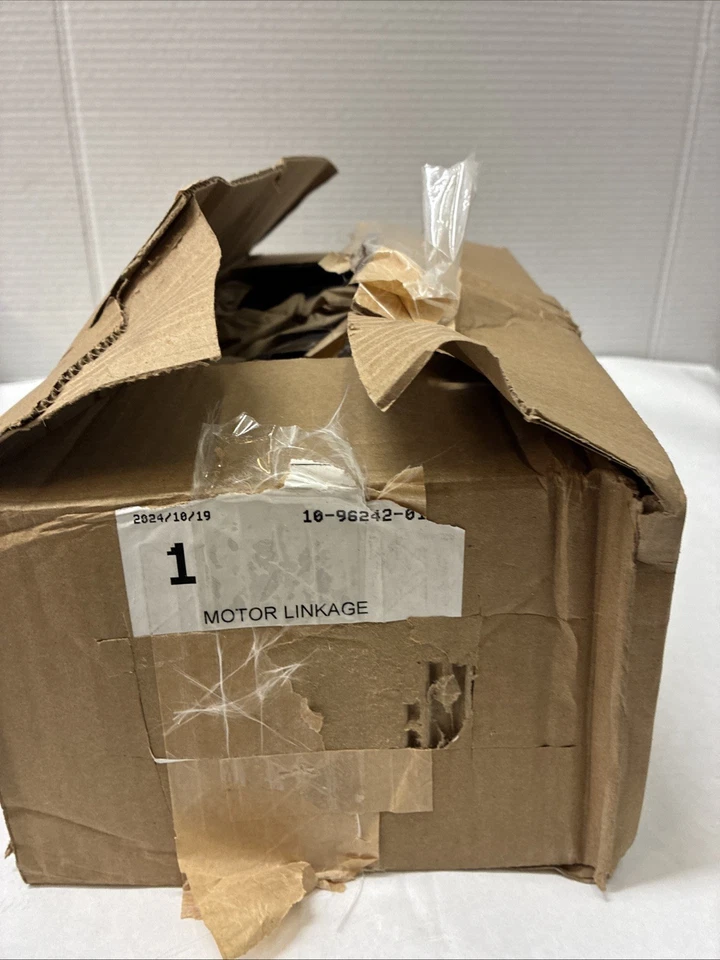 Amp Research 10-96242-0. Motor Linkage - Image 2 of 3