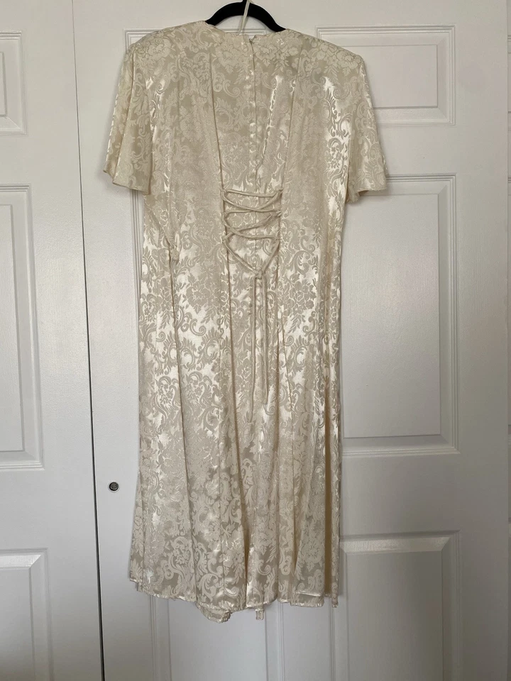 Vestido Blanco Talla 18 Nuevo. Bonito para boda. Foto 4 de 4