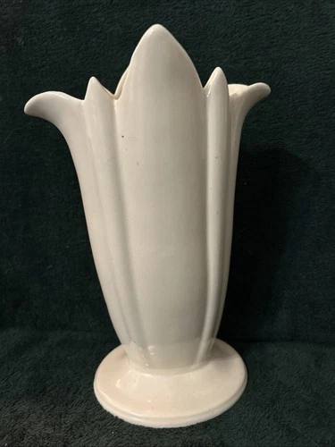 Vintage MCM Art Deco White Abingdon? Hull? Pottery Vase