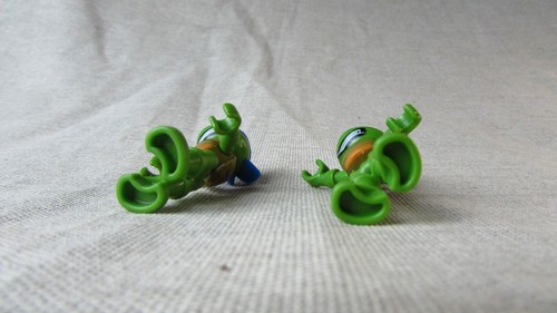 Two Viacom Slightly Articulated Tiny Teenage Mutant Ninja Turtles - Picture 8 of 10