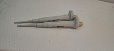 lot of 2 Eppendorf Reference 25 &micro;L Single Channel Pipette