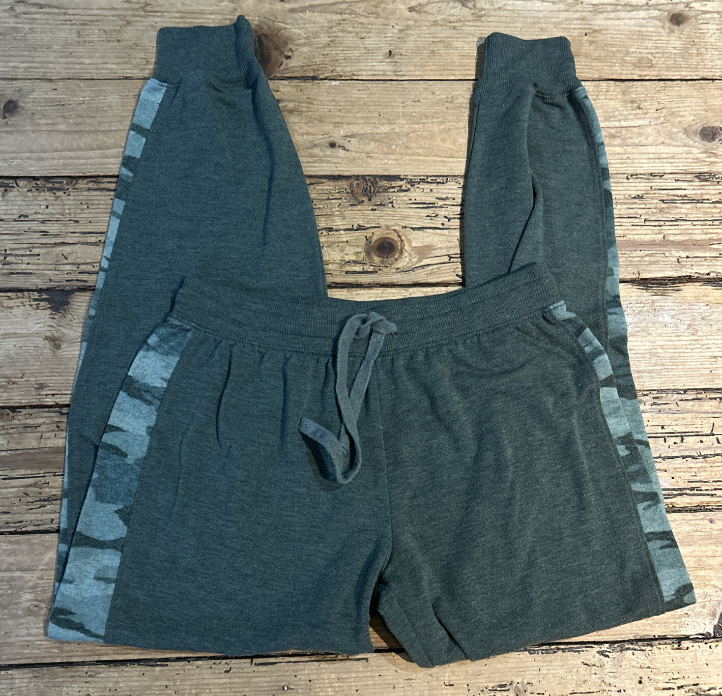 Splendid Women's Size XS Green Camo Jogger Pants