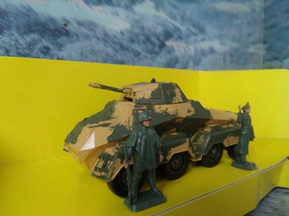 Autobús 1/43 Solido Military (Francia) SdKfz 232 #6051 con figura Foto 2 de 3