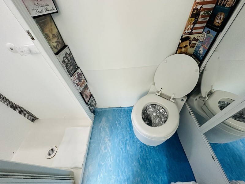 TINY HOUSE ON WHEELS PERFECT HOME FOR ADU OR AIRBNB - thumbnail 8