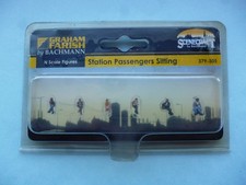 GRAHAM FARISH N GAUGE FIGURES 379-305 - STATION PASSENGERS SITTING - BOXED - NEW