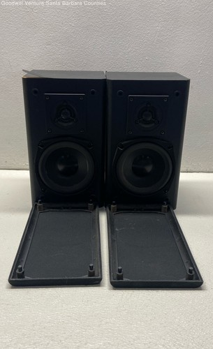 Pair of KLH 911B Bookshelf Speakers - Tested