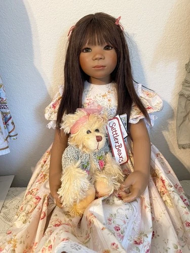DARLING LITTLE KIDA w/bear-2005 Annette Himstedt - COA #465/713 -Preowned - product listing photo