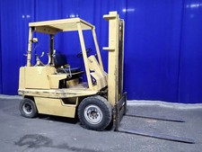 CLARK C300Y40 PROPANE FORKLIFT 3550 LBS 09251320001