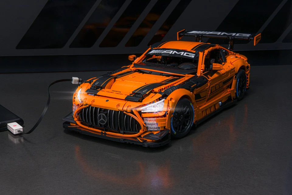 Original Mercedes-Benz Mercedes-AMG GT3 orange, CaDa, 1:8 - Bild 3 von 4