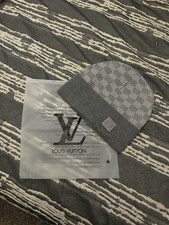 Louis Vuitton Paris Gray Men's Beanie Hat One Size w/ LV Patch
