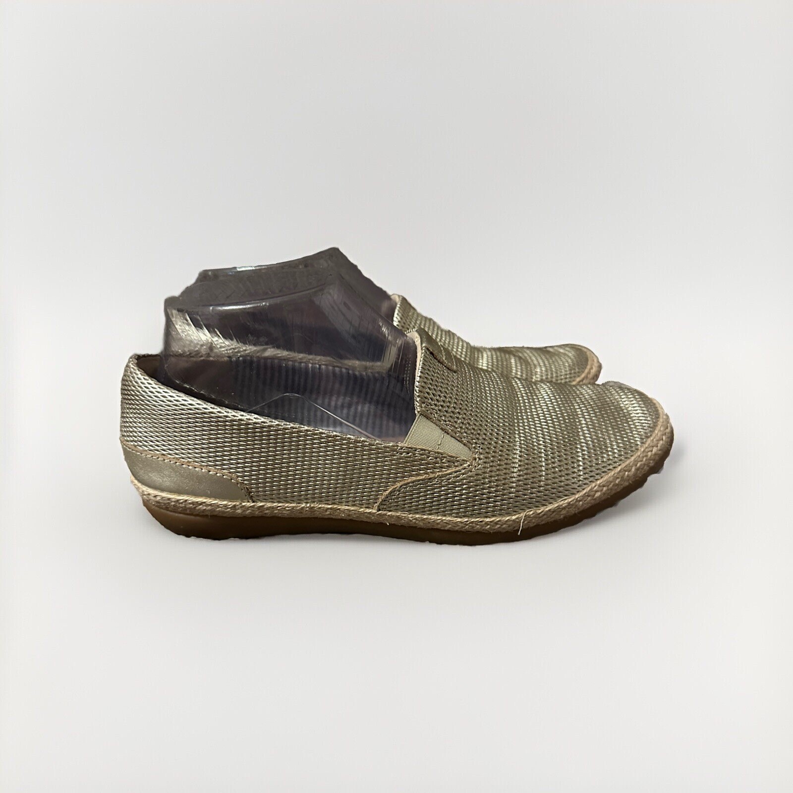 Clark Womens Gold Espadrille Loafers Size 7 Comfortable Casual Slip-Ons