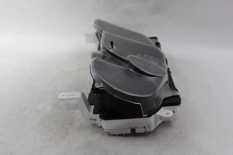 Grupo de velocímetro MPH 8 cilindros con paquete de remolque Toyota Tundra 2010 fabricante de equipos originales #30287 Foto 3 de 4