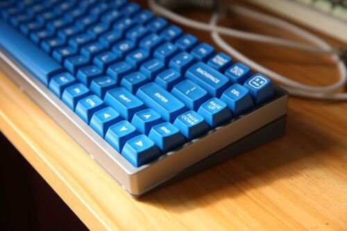 140 Keys Klein Blue SA Profile Doubleshot PBT Keycap Set - Picture 9 of 9