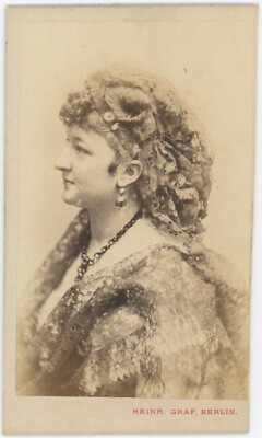 CDV Circa 1865. Actress Or Singer To Identify By Heinr Graf. Dedication.