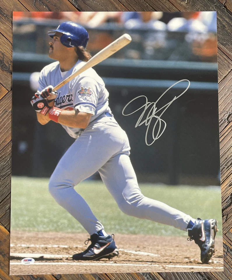 MIKE PIAZZA AUTOGRAPHED Signed 16x20 PHOTO DODGERS PSA/DNA Authentic COA - Image 2 of 3