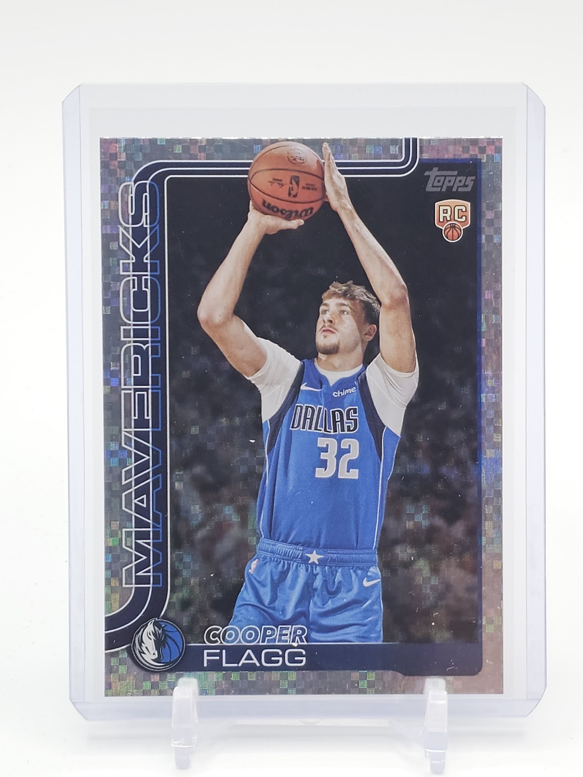 COOPER FLAGG 2025-26 TOPPS FLAGSHIP ROOKIE VICTORY FOIL RC #201 MAVERICKS Q5908
