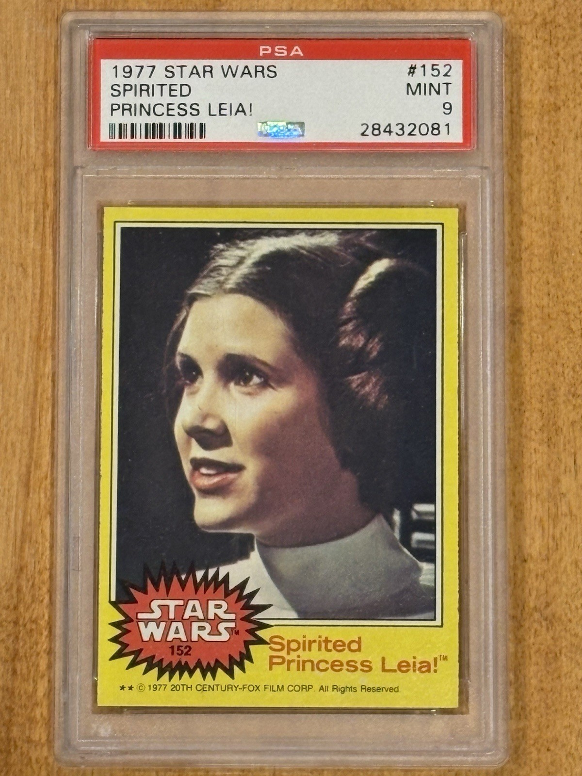 1977 Topps Star Wars Card #152 SPIRITED PRINCESS LEIA PSA 9 MINT