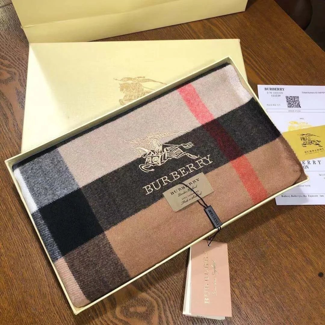 Bufanda Burberry 100 % cachemir a cuadros