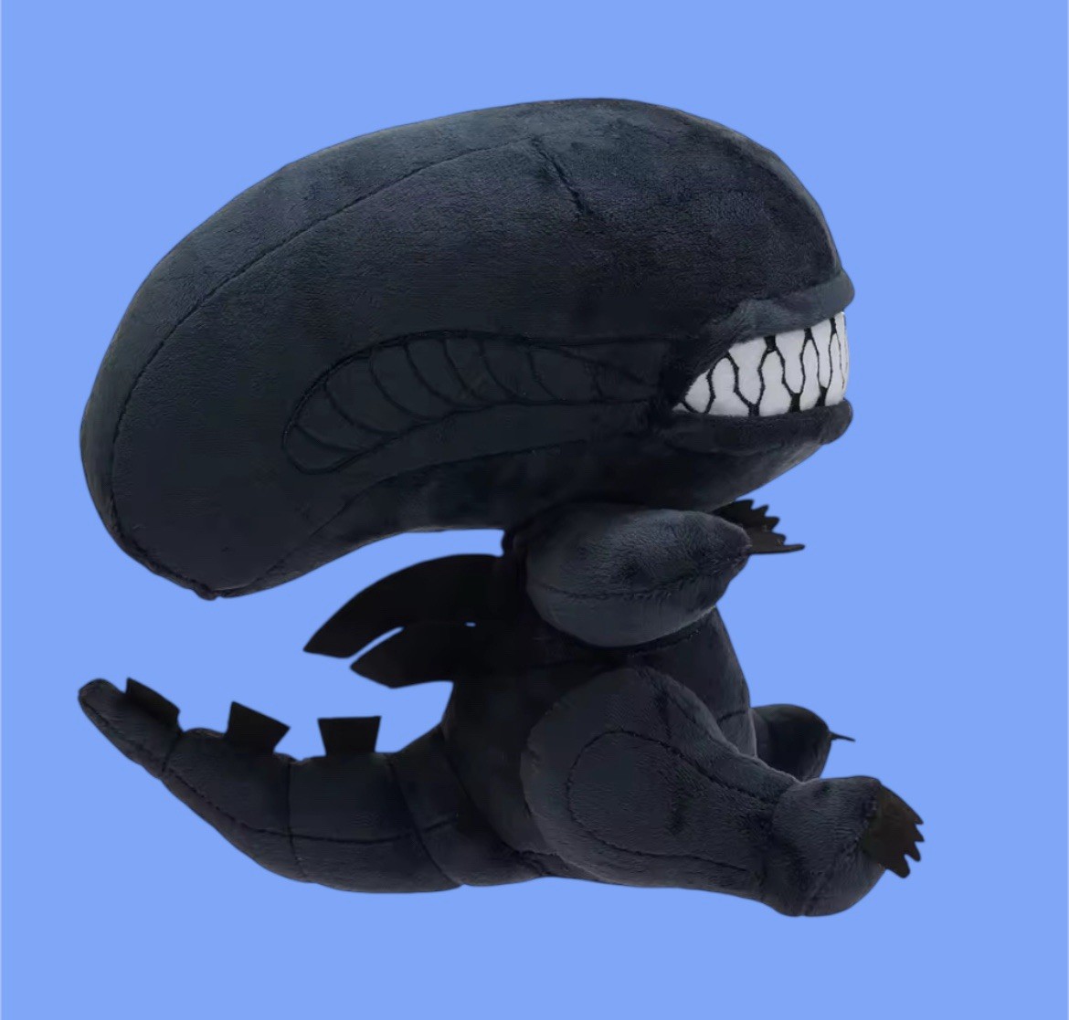 Peluche Alien Xenomorph compacte 25cm pour collectionneur sans place