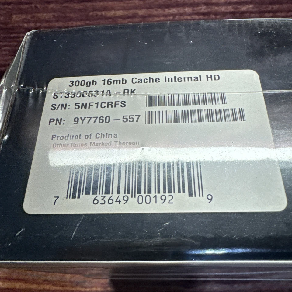 NEW Seagate 300 GB Ultra Internal ATA/100 Hard Drive (ST3300631A-RK) - Image 3 of 4