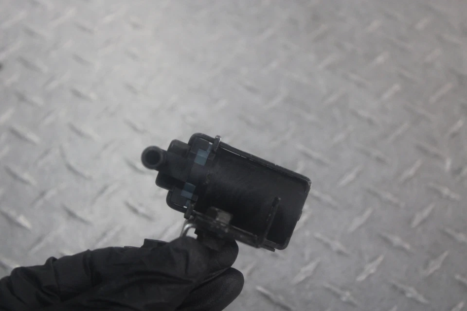 Honda VTX1800N3 2008 interruptor de relé de solenoide de aire sensor 136200-1330 Foto 3 de 4