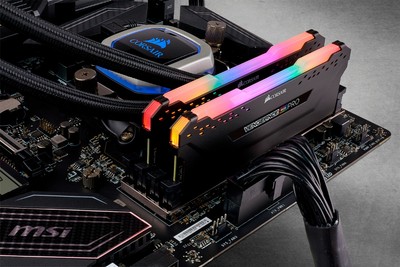 CORSAIR - VENGEANCE RGB PRO 32GB (2x16GB) DDR4 3200MHz C16 UDIMM