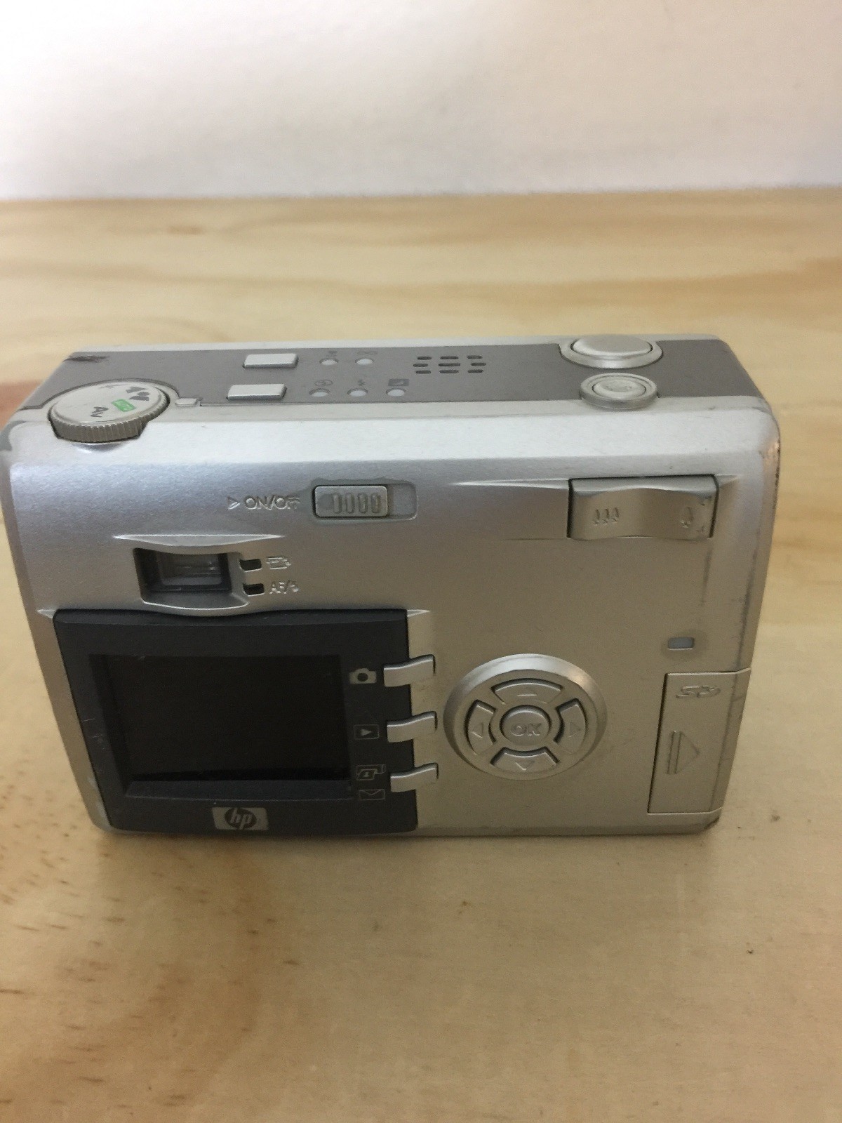 HP PhotoSmart 935 5.3 MP Digital Camera 21x Zoom Silver For Parts