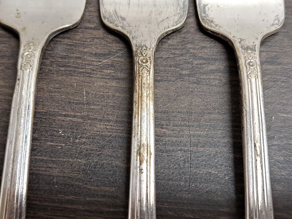 Wm Rogers Int. 帝国银盘 3 沙拉叉,1 个晚餐叉,3 汤匙 — 第 4/4 张图片