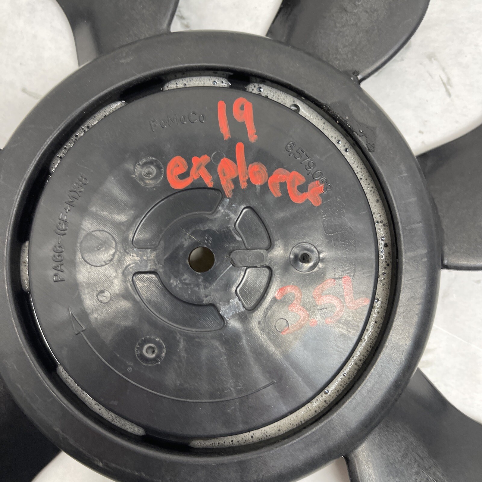 2019 ford explorer engine cooling radiator fan blade OEM 6579063 