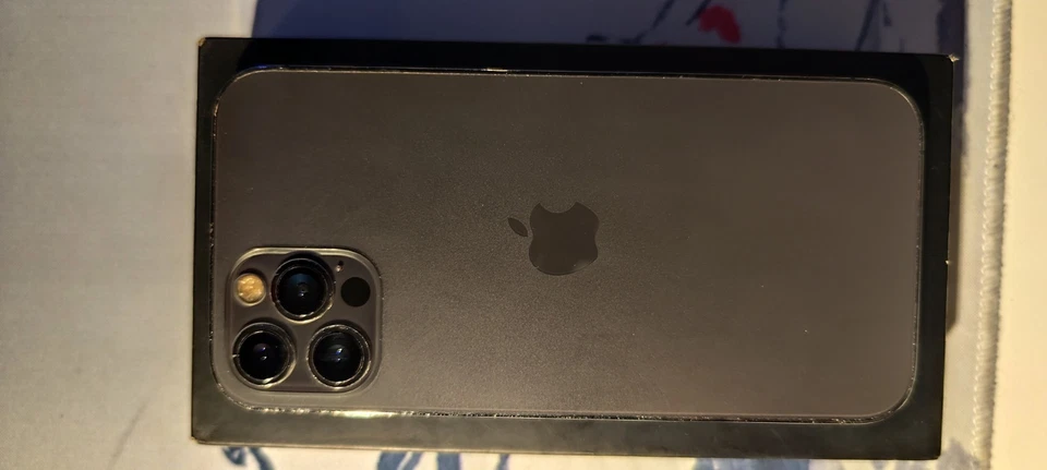 Apple iPhone 12 Pro - 128GB - Grafito (Desbloqueado) - Imagen 4 de 4