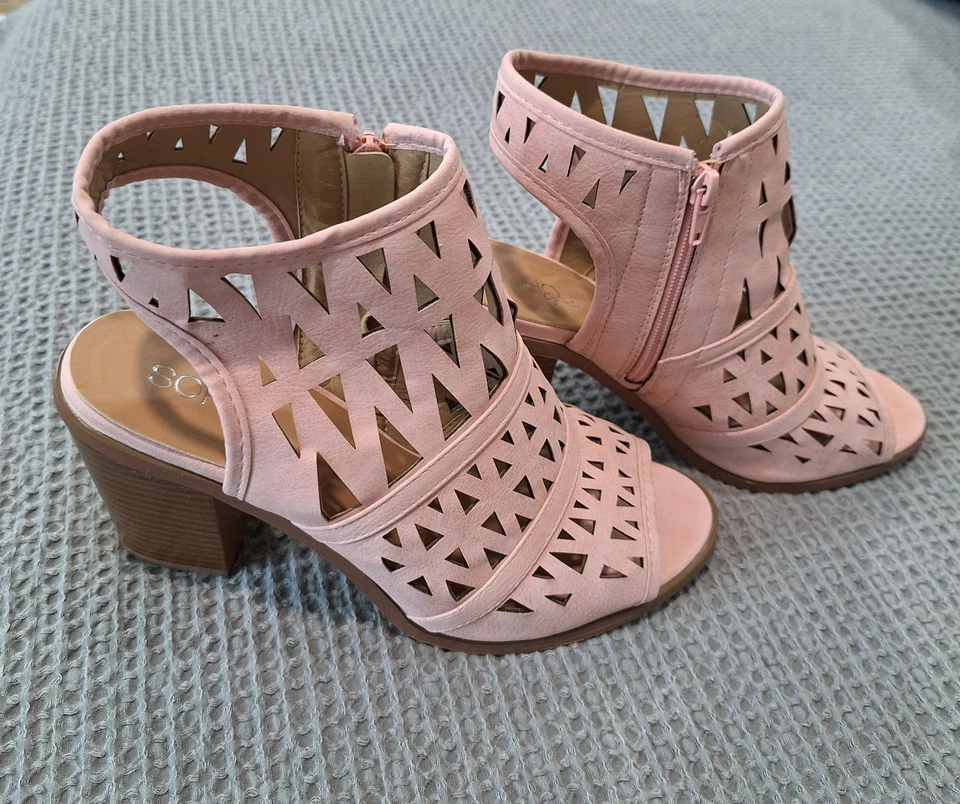 Soho 女孩露趾粉色蒂芙尼 2 块跟三角镂空女式 10 码 — 第 2/4 张图片