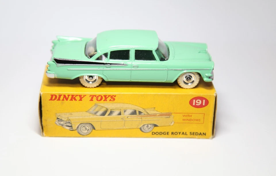 Dinky 191 Dodge Royal Sedan In Original Box - Near Mint Vintage Original Lot 1 — 第 3/4 张图片