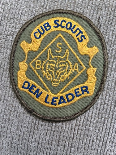 Patch Cub Scout Den Leader patch Boy Scouts BSA Gauze Back Used 3.5”x3”