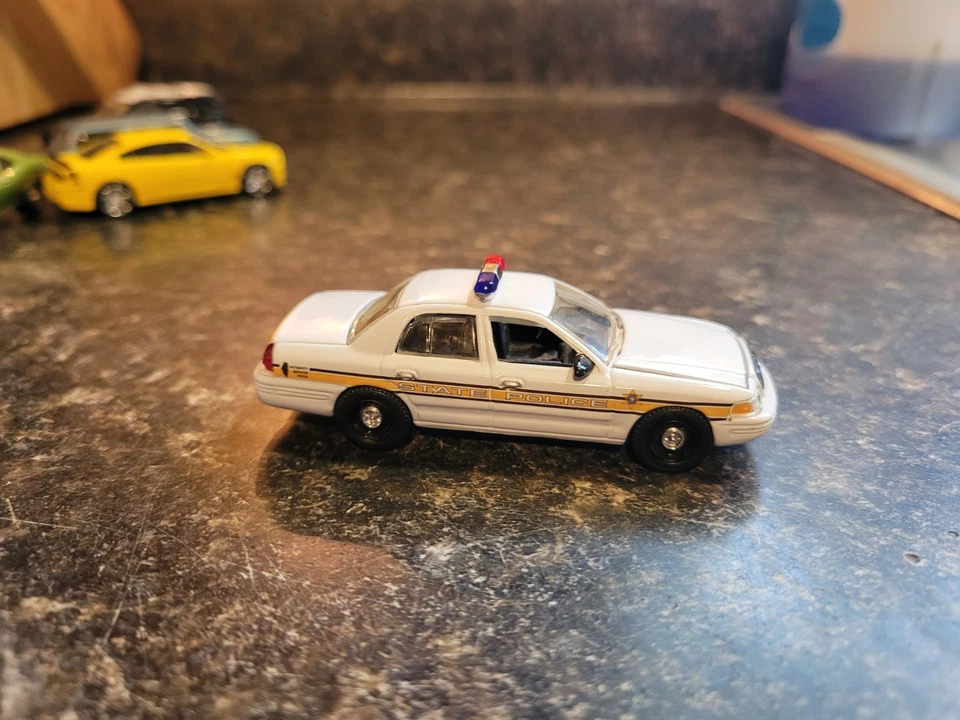 Spec Cast Illinois State Police Ford Crown Victoria Tire N Wheel Swapped Mint - Image 2 of 2