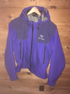 Vintage 2001 Arc Teryx Beta AR Hardshell ONE OWNER MADE IN CANADA Gore Tex XCR