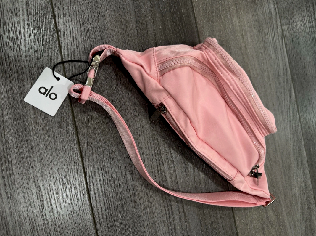 Alo Yoga Explorer Fanny Pack, Pink, New With Tags | eBay