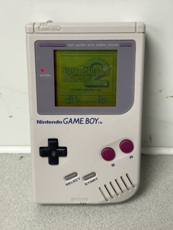 Nintendo Game Boy Grey Handheld System - DMG-01 in working condition