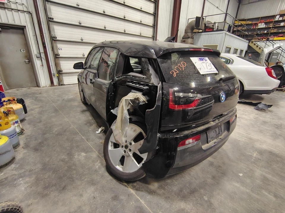 14 - 20 BMW BMW i3 Radiator E834933 Foto 3 de 4