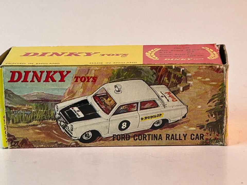 Dinky No. Coche de rally Ford Cortina 212 con caja original Foto 3 de 4