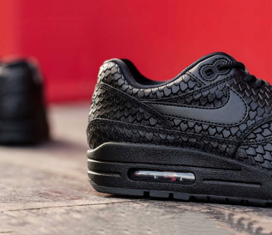black snakeskin air max