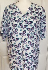 UA SCRUBS TOP WHITE WITH MULTICOLORED BUTTERFLIES M  L  23  Pit To Pit