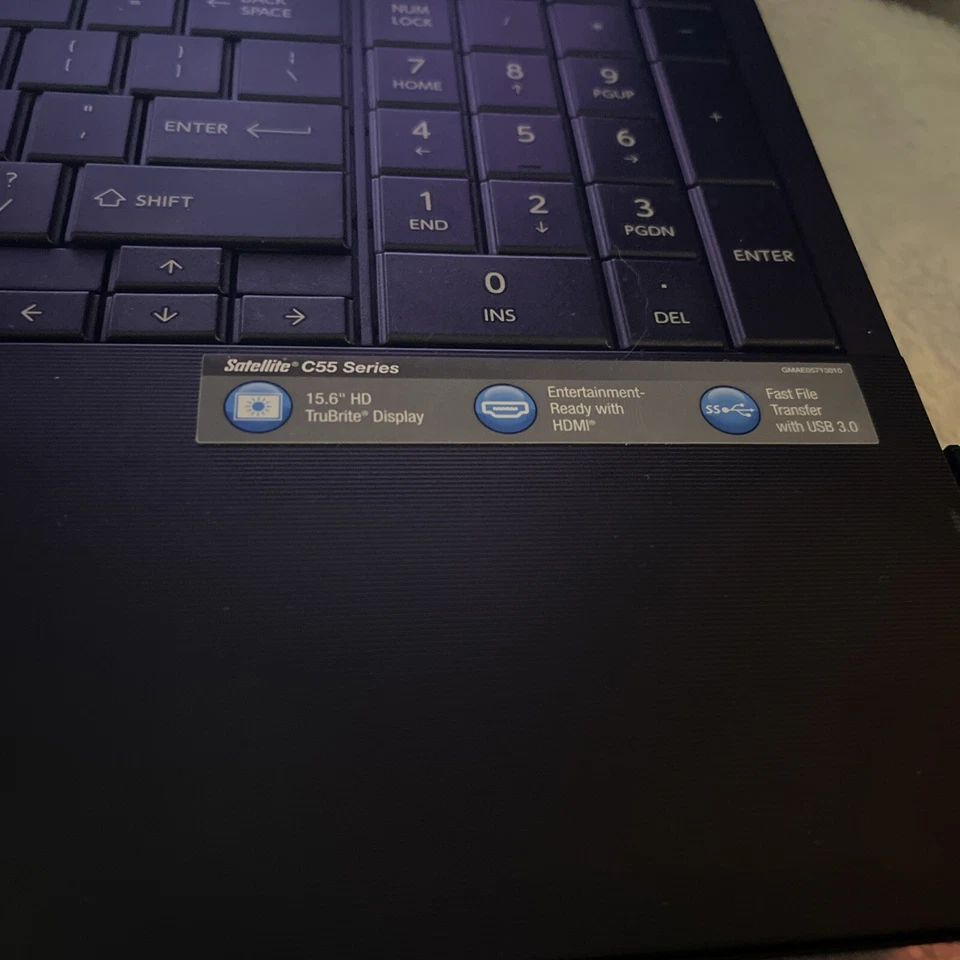 Toshiba Satellite C55D-A 4 GB AMD A6-5200 APU con gráficos Radeon(TM) 2,00 GHz Foto 3 de 4