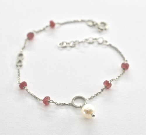 bracciale in argento 925 con tormalina rosa perla bianca e simbolo dell'infinito - Imagen 2 de 4