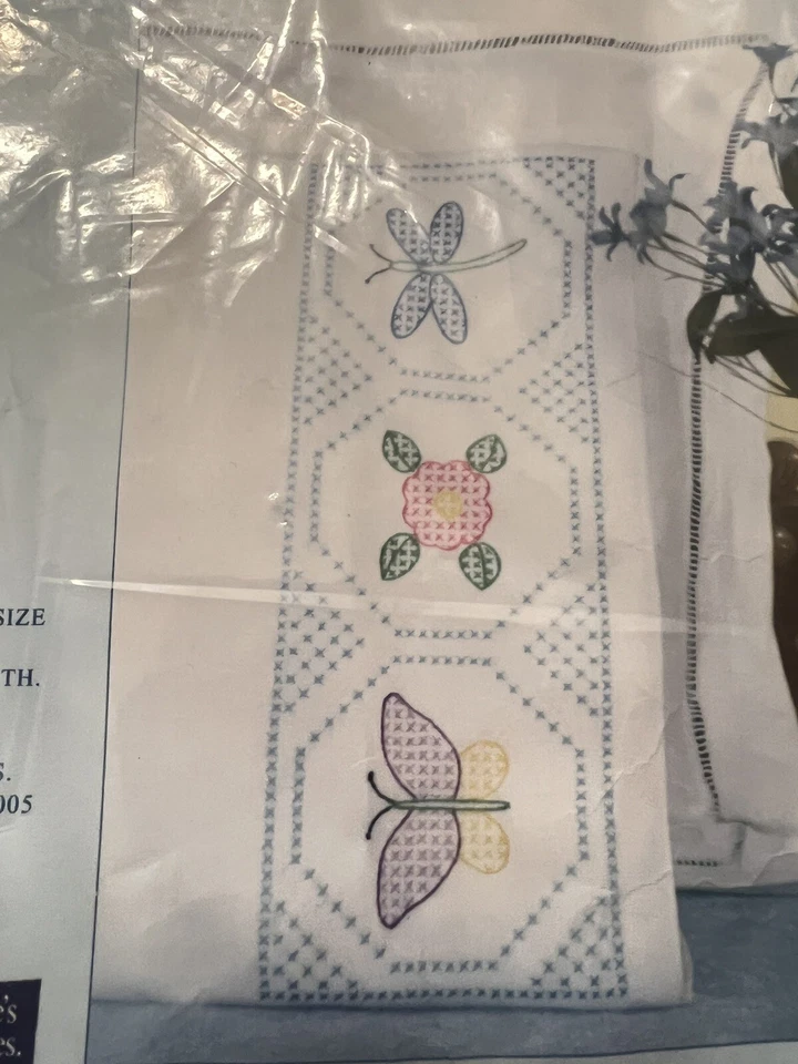 Fundas de almohada Jack Dempsey Needle Art Perla Edge #324 Octagon Garden 2005 Foto 2 de 4