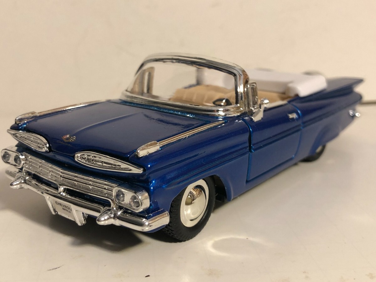 ミニカー CHEVY IMPARA Auto World 1/64 Custom Lowriders 1966 Chevrolet Impala SS