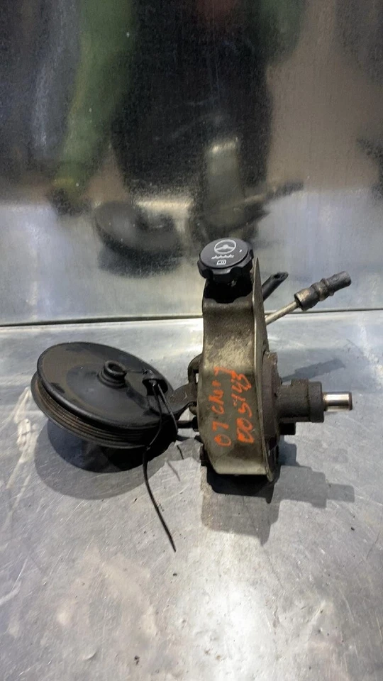 Bomba de dirección asistida Chevrolet Suburban 1500 2007-2014 OEM Foto 4 de 4