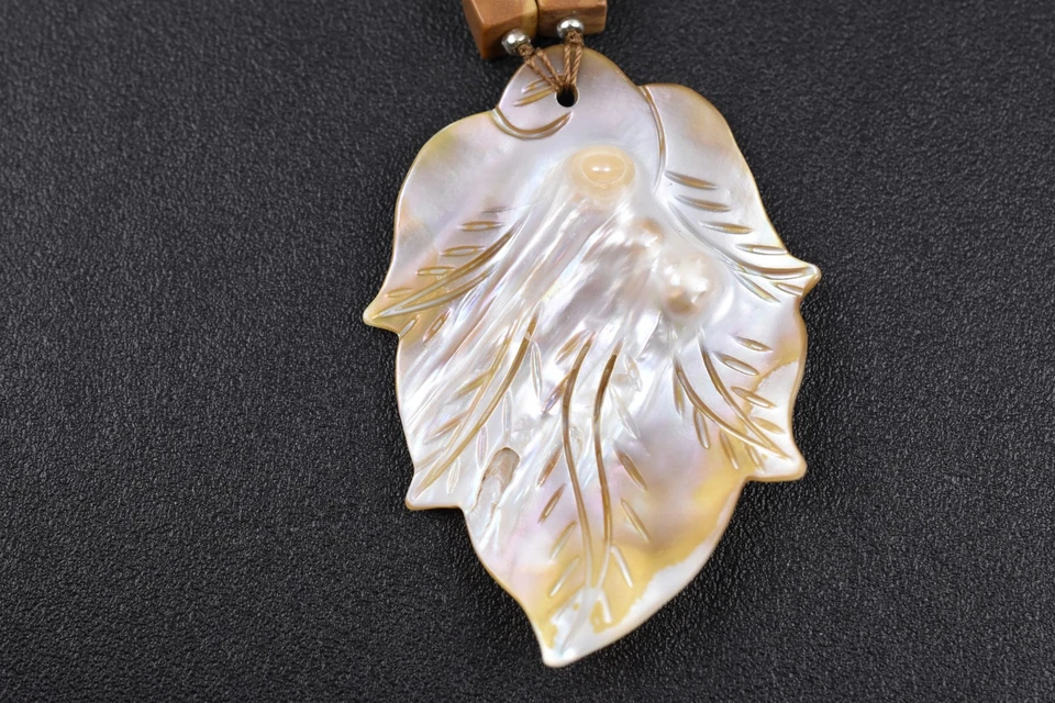 Ожерелье с подвеской в виде листьев кармелиты ожогов резные перламутровые бусины из яшмы 22 дюйма - Изображение 2 из 4