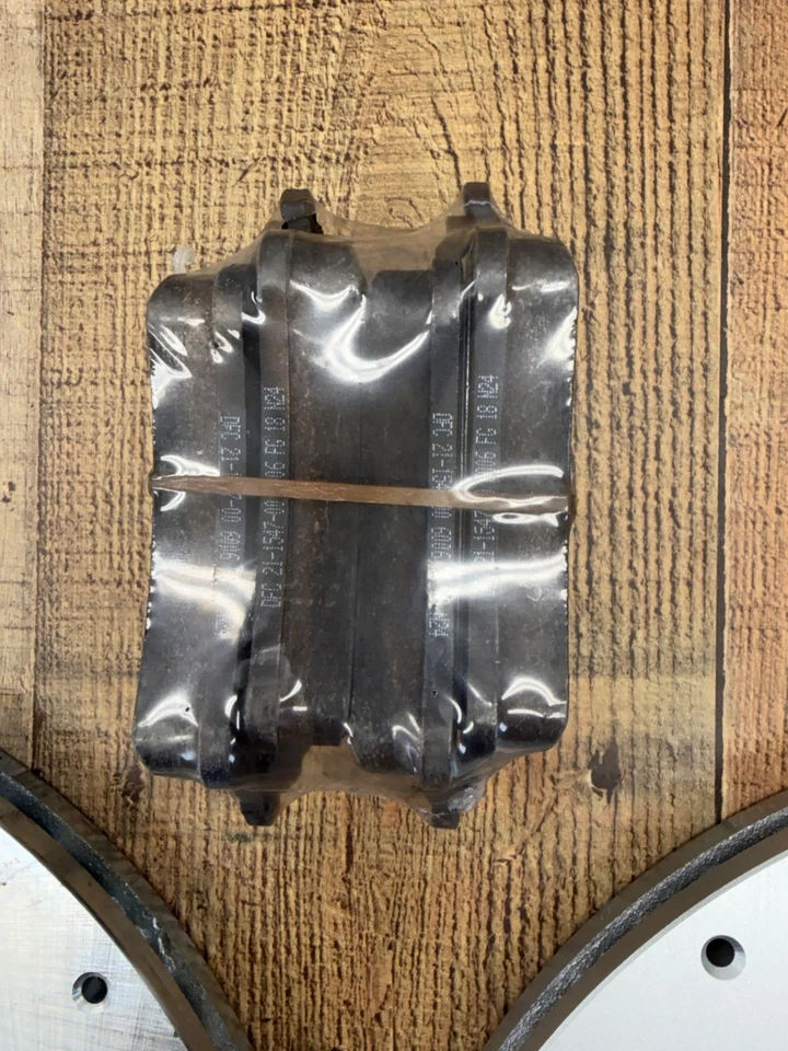 Rotores de freno traseros perforados y ranurados para Audi A6 Quattro 2016-2018 Foto 3 de 4