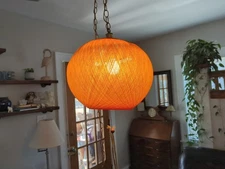 Vintage 1960s Mid Century Spun String Fiberglass Hanging Swag Lamp Light 15"