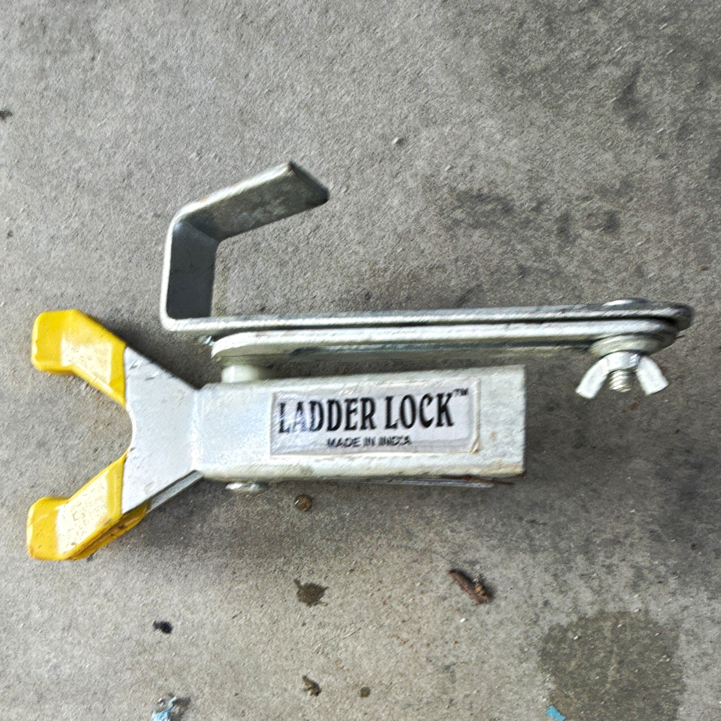 Ladder Lock Ladder Accessory Clamp Stabilizer w/ Hook Locking Tool Yellow/Silver